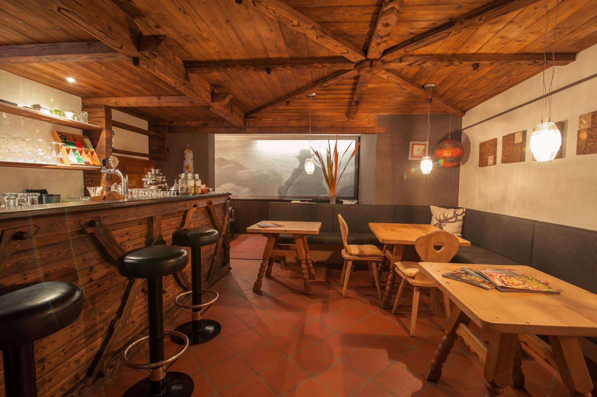 Eggentaler Hotel คาร์ดาโน ภายนอก รูปภาพ